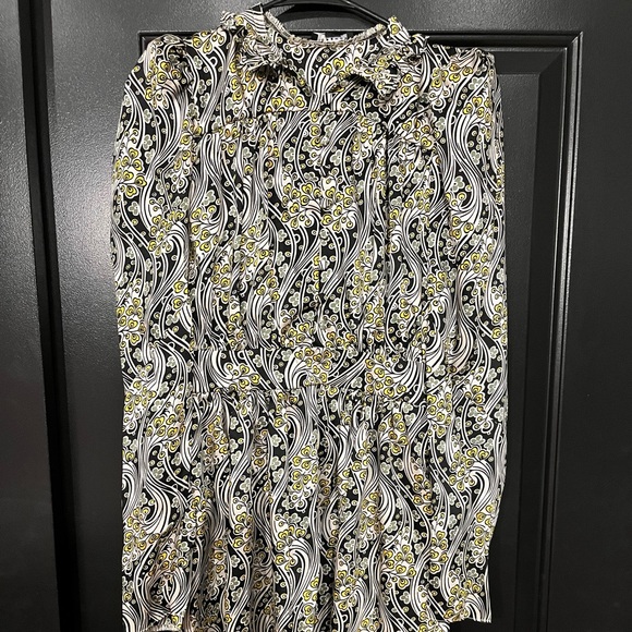 Topshop Dresses & Skirts - Topshop Paisley mini dress